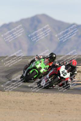 media/Nov-16-2025-Race Pace (Sun) [[8c5fa54630]]/Verified Riders/8-Turn 12 (120pm)/